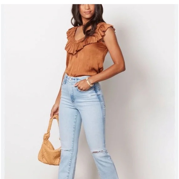 Evereve Ruffled V-Neck Brown Blouse - Picture 4 of 9